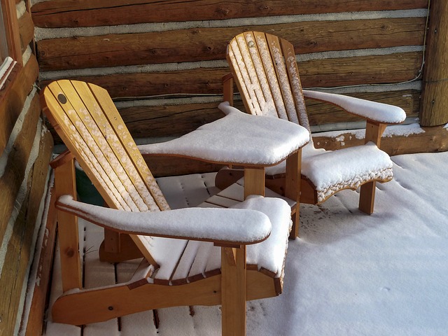 zahradní židle se sněhem